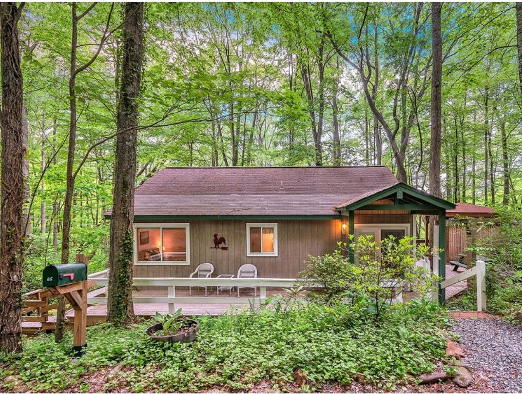 Smoky Mountain Treehouse Villa Maggie Valley Exterior photo