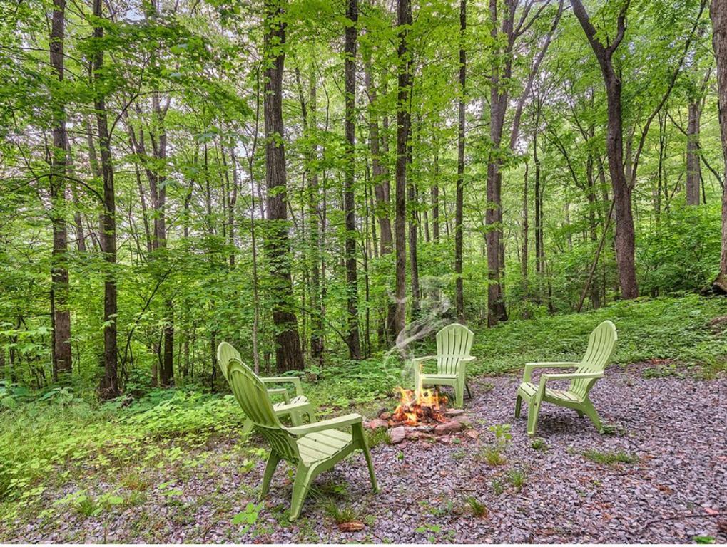 Smoky Mountain Treehouse Villa Maggie Valley Exterior photo