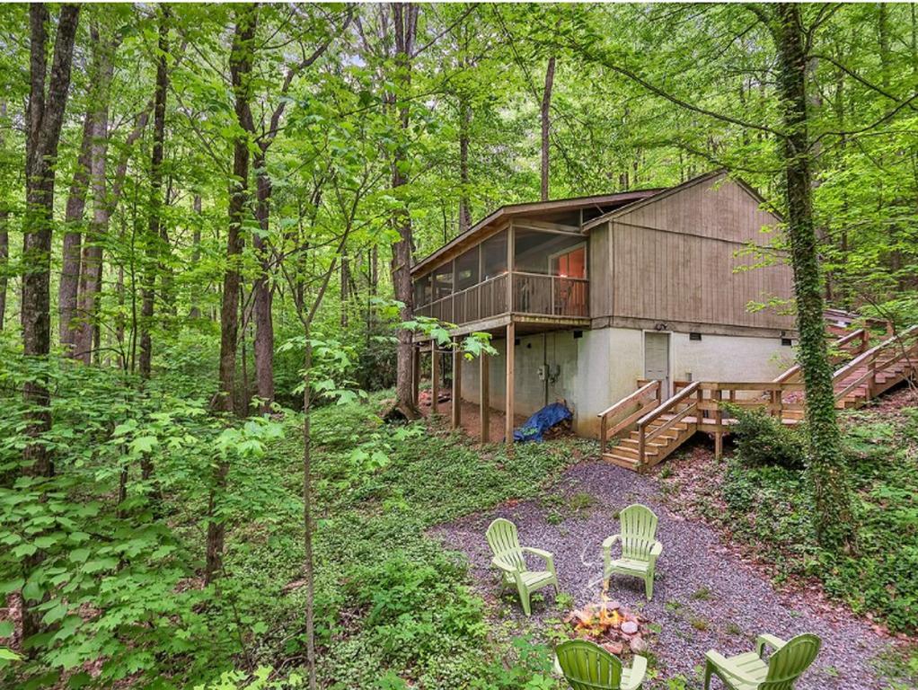 Smoky Mountain Treehouse Villa Maggie Valley Exterior photo